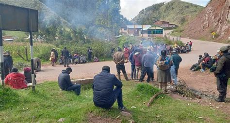 Cusco Pobladores Bloquean Vía Alterna A La Mina Mmg Las Bambas