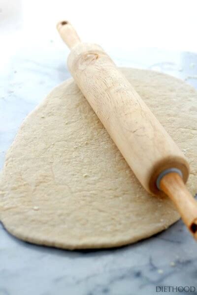 Easy Garlic Parmesan Breadsticks With Garlic Dipping Sauce Diethood