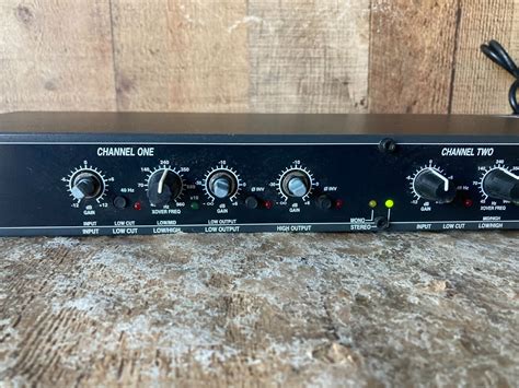 DBX 223XL Stereo 2 Way Mono 3 Way Crossover Rack Mountable EBay