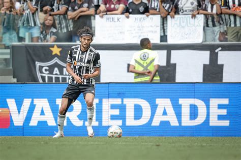 Após estreia pelo Atlético na Arena MRV Scarpa comemora e agradece