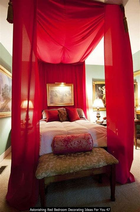 20 Astonishing Red Bedroom Decorating Ideas For You