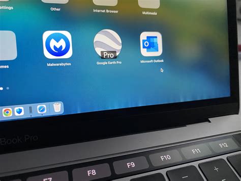 Is this Flexgate? 2018 Apple MacBook Pro 13” (A1989) : r/macbook