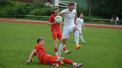 Fußball Landesliga SV Bruckmühl kassiert gegen ESV Freilassing