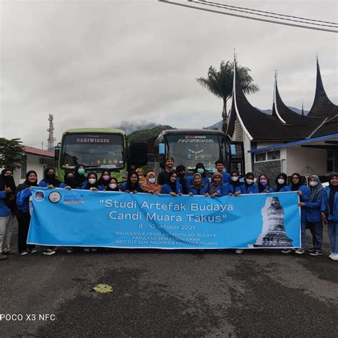 Studi Artefak Bersama Mahasiswa ISI Yuminoto Holiday