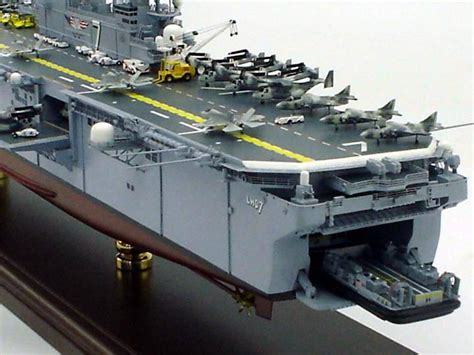 Uss Iwo Jima Amphibious Assault Ship 1350 Scale Model Ships Ship Iwo Jima