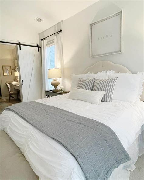 20 Blue and White Bedrooms for a Gorgeous Farmhouse Retreat