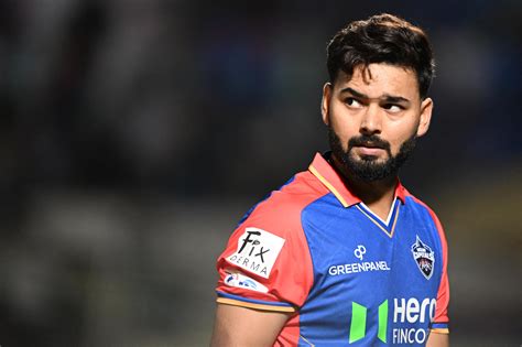 Ipl Watch Suresh Raina Hints At Rishabh Pant Moving To Csk After