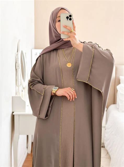 Pin By Ilham D On Abaya Abayas Fashion Simple Abaya Abaya Fashion