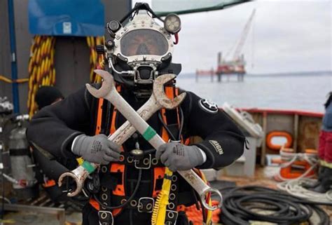 Underwater Welder Salary: Journey From $40,000 to $200,000 A Year