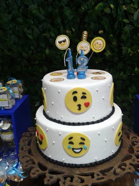 Bolo Cenográfico Emoji No Elo7 Engenheiras Da Festa 5c6670