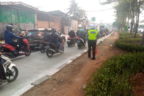 Jalan Daan Mogot Macet Imbas Proyek Pengerjaan Jalan ANTARA News