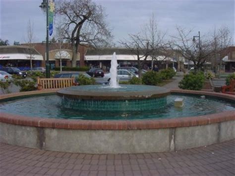 Broadmead Village Fountain - Victoria, BC - Fountains on Waymarking.com