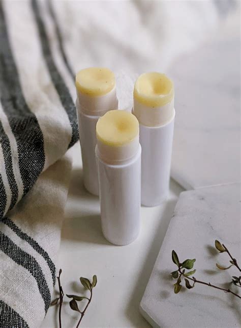 A Beekeeper's Homemade Beeswax Lip Balm, Easy DIY Recipe!