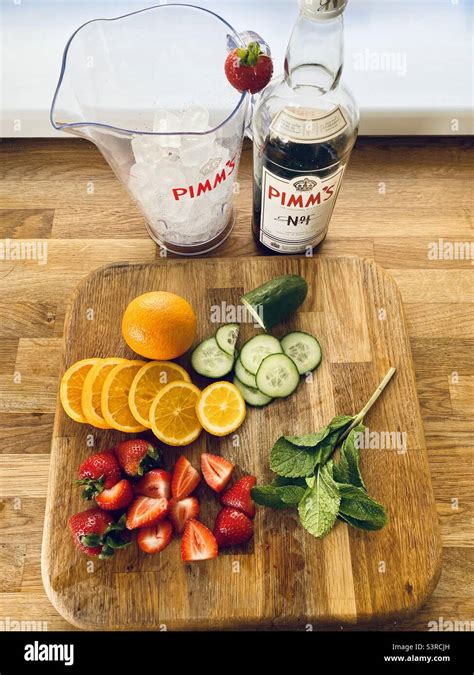 Pimm’s ingredients laid out ready to make Stock Photo - Alamy