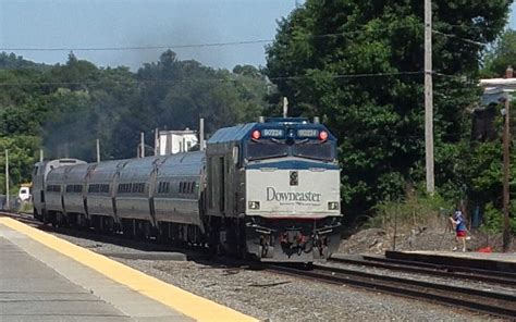 Solve Amtrak Downeaster Jigsaw Puzzle Online With Pieces