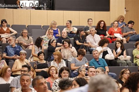 La Pianista Compositora Y Cantante Sheila Blanco Pone Voz A Las