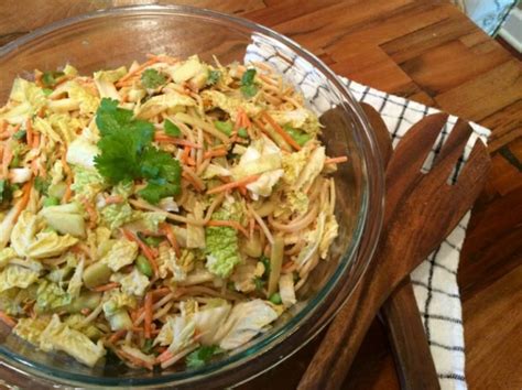 Yum Yum Salat 3 Rezepte für das leckere asiatische Salat mit Nudeln