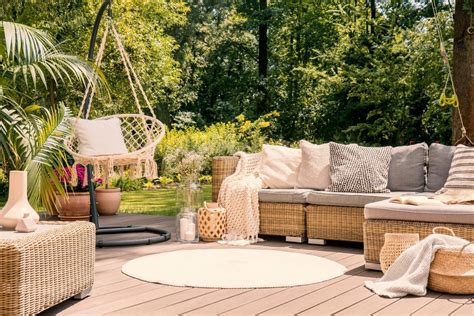 Easy Patio Makeover Ideas How To Decorate A Patio