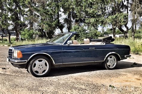 Rent A Vintage Mercedes W123 Convertible With A Driver In Minsk Luxcar