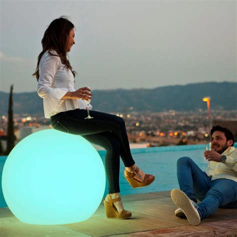 Boule Lumineuse RGB Solaire Flottante Diam 30 Cm New Garden Buly