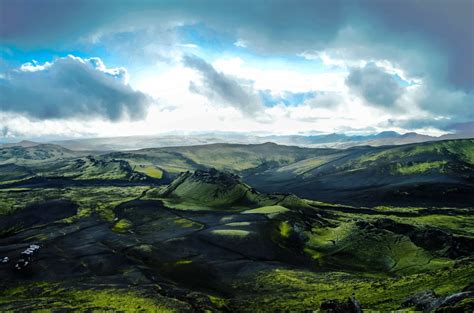 Hverfjall Volcanic Crater | The Breathtaking Huge Crater in North ...