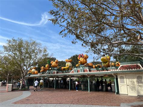 Halloween at Disneyland - THE SAVVY SIGHTSEER