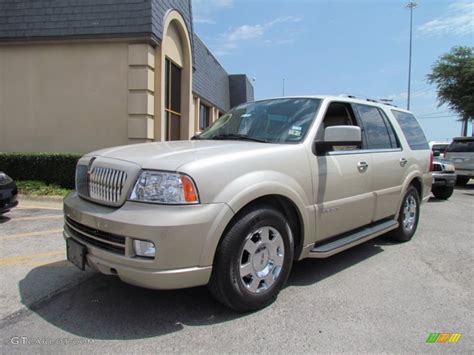 2005 Lincoln Navigator Ultimate Exterior Photos | GTCarLot.com