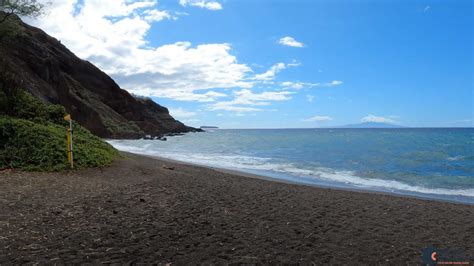 Oneuli Black Sand Beach at Makena State Park, Maui - Hawaii