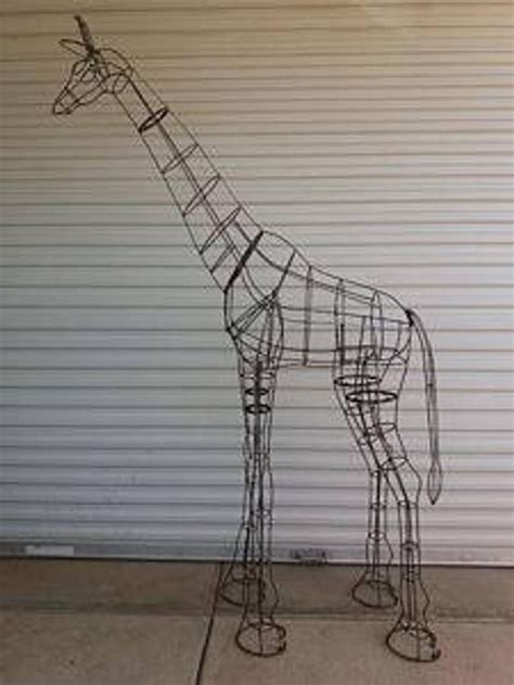 Giraffe Topiary Frame 7 Foot Tall Etsy In 2020 Topiary Chicken