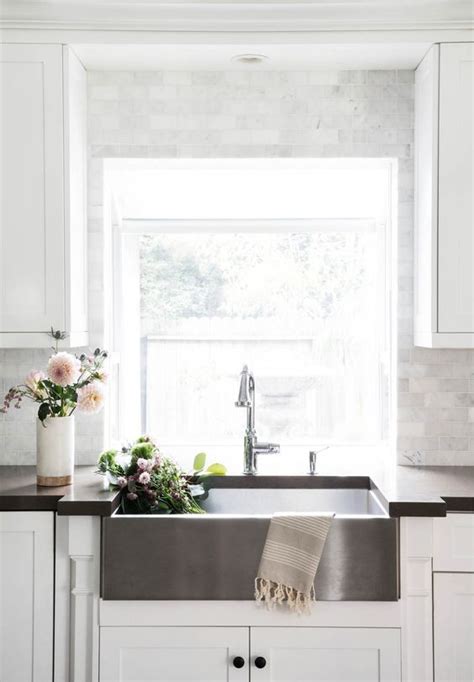 19 Cool Farmhouse Kitchen Sink Ideas That Are Versatile And Functional