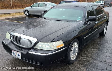 2011 Lincoln Town Car Executive L In Kansas City Mo Item Jg9575 Sold