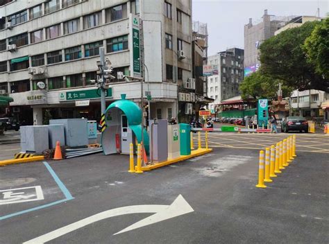 中市豐原葫蘆墩圳停車場大變身 藝術家余燈銓打造「葫蘆造型繳費機亭」 台中時報 Taichungtimes