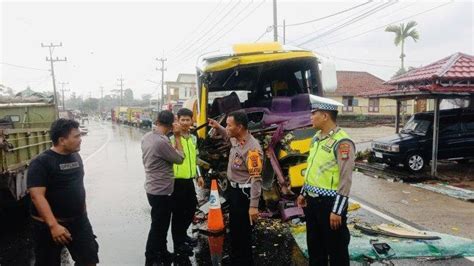 BREAKING NEWS Truk Tangki Tabrakan Dengan Bus Di Desa Nibung Korban