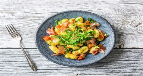 Gnocchi Met Serranoham Groene Pesto En Rucola Recept HelloFresh