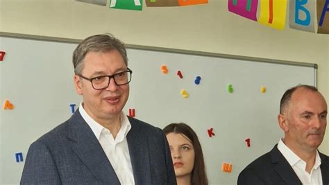 VUČIĆ U OŠ SVETISLAV GOLUBOVIĆ MITRALJETA Đaci zahvalili što će