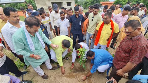 मधेस विश्वविद्यालयको प्रथम वार्षिकोत्सवको उपलक्ष्यमा वृक्षारोपण तथा