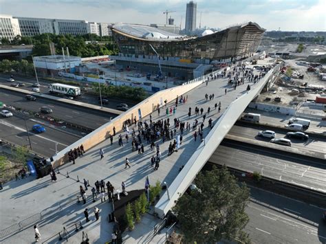 Pedestrian Overpass Paris 2024 VenhoevenCS Architecture Urbanism