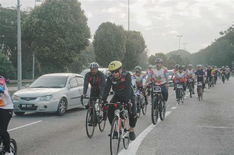 Program Kayuhan Sempena Ulangtahun Ke 15 Menara Taming Sari Fun Ride