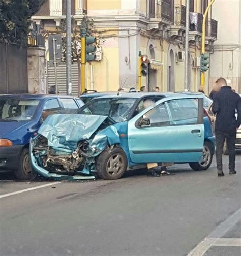 Taranto Incidente Tra 9 Auto Ai Tamburi Ecco Le FOTO Pugliapress