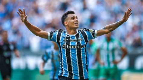 Grêmio e Cristaldo possuem tratativas para valorização salarial do jogador