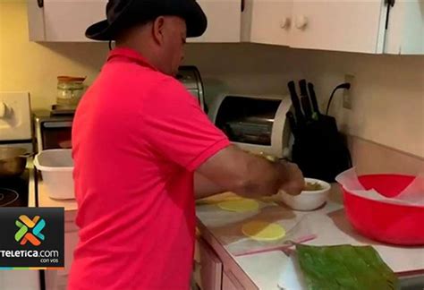 Tico En Miami Vende Chorreadas Y Tortillas Para Salir Adelante Teletica