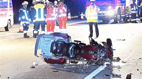 A Holzkirchen T Dlicher Unfall Mit Dem Motorrad Rettungsgasse Blockiert