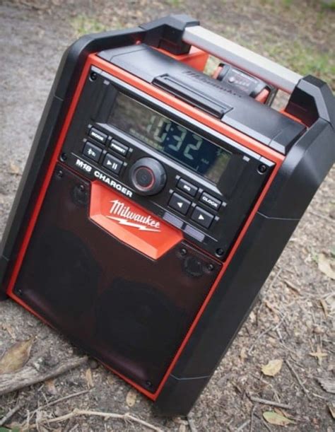 Milwaukee M18 Charging Radio With Bluetooth Review