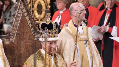 Vidéo Charles Iii Lhomme Ayant Couronné Le Roi Dangleterre Vient