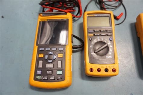 Fluke 123 Scopemeter, Fluke 189 True RMS Multimeter, Fluke 87V True RMS ...