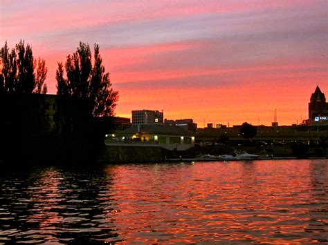 Milwaukee River Sunset Milwaukee Wisconsin Summer 2011 Flickr