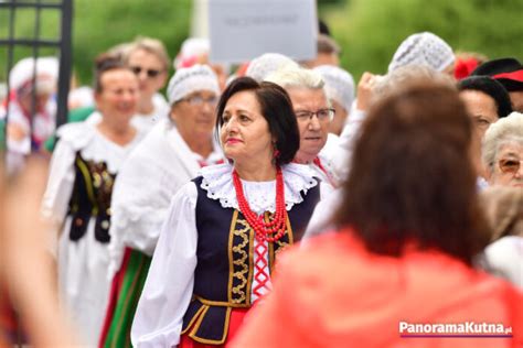 Z Ota Leszczyna Wystartowa A Trwa Wi To Folkloru W Leszczynku