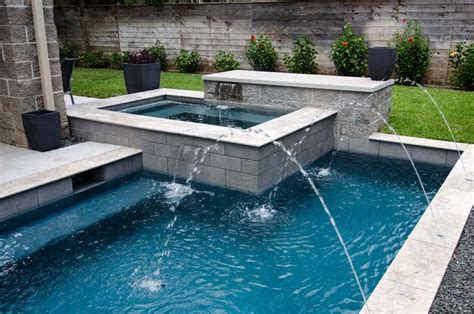 Modern Pool, Spa & Raised Wall | Contemporary pool and spa, Modern pool ...