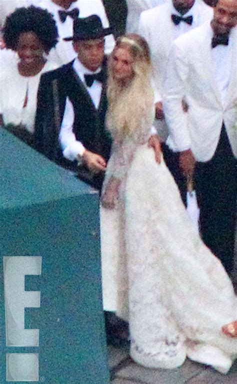 Pics From Ashlee Simpson S Bohemian Wedding To Evan Ross See Her Bridesmaids Wedding Gown And More