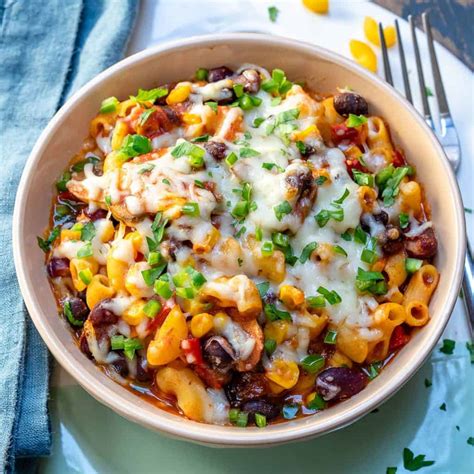 Easy Chili Mac and Cheese | Healthy Fitness Meals